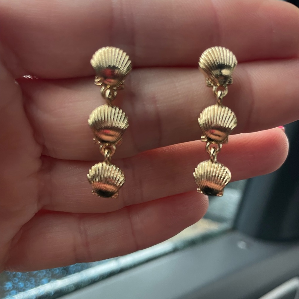 Unique Gold Seashell Dangle Earrings